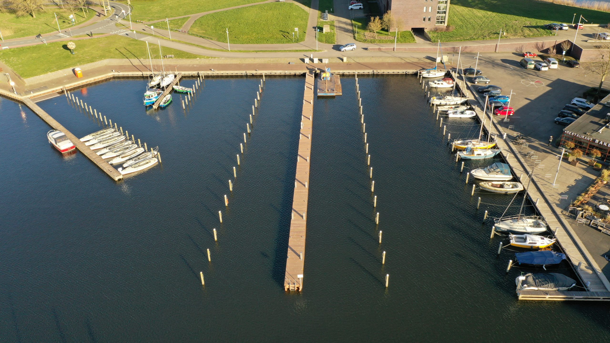 Onderhoud steiger in Almere Haven