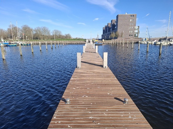Onderhoud steiger in Almere Haven